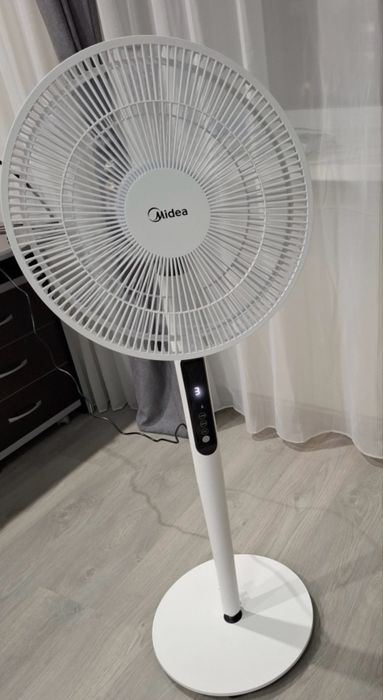 Продаётся вентилятор Midea FS35-20BRD