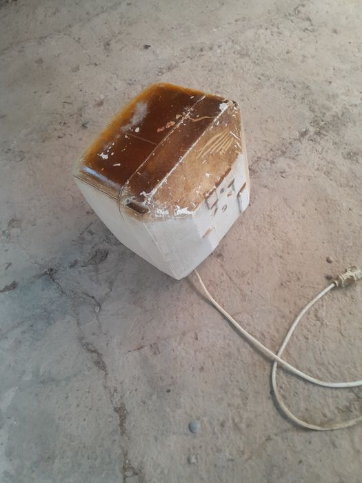 Аристон-водонагреватель 20 л