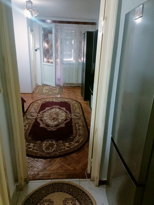 Închiriez garsoniera