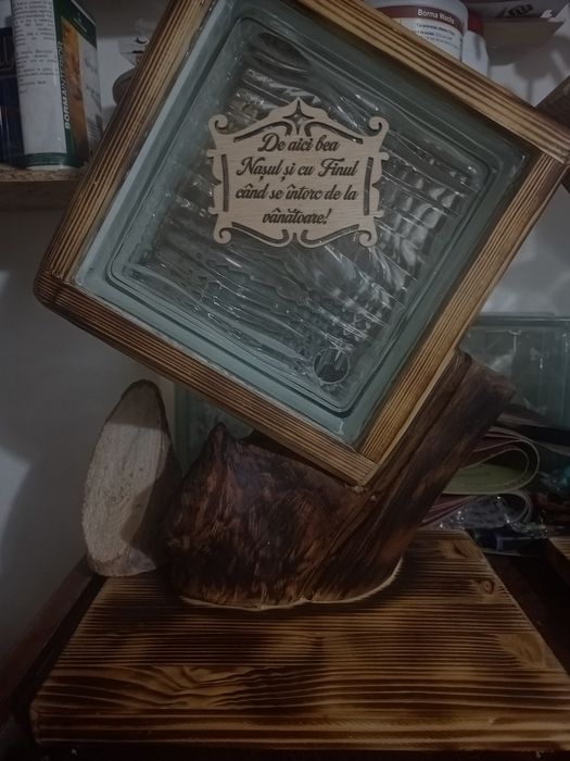 Vând recipiente pentru băuturi,cadouri