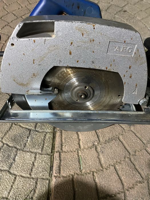 Circular de mana AEG  1200w