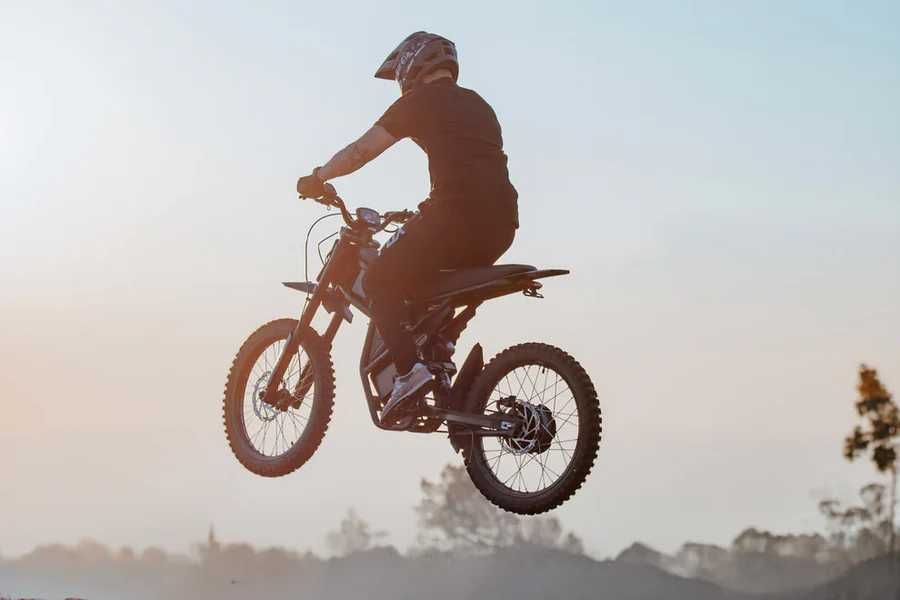 GT73 Upgraded – 2400W Електрически велосипед, 60 км/ч. Наличен!