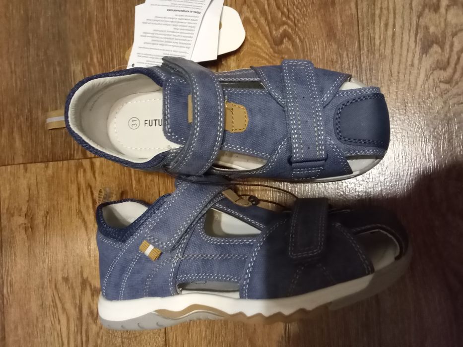 Продам сандали на мальчика