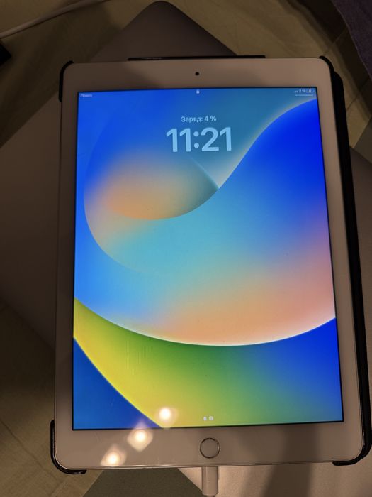 Продам iPad pro 9,7 128 gb