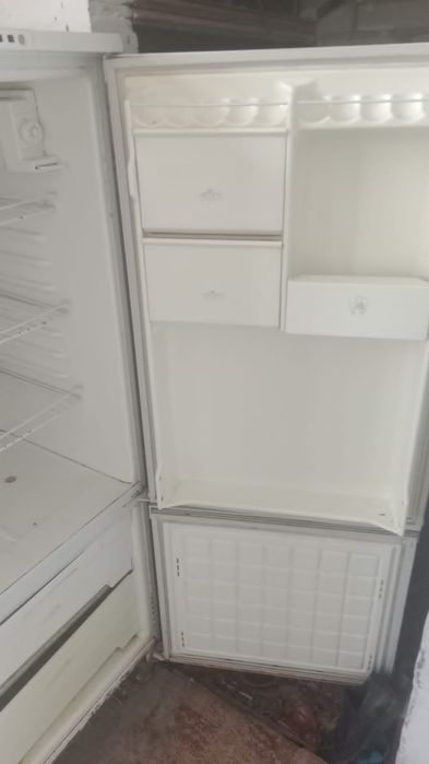 Холодильник Бирюса