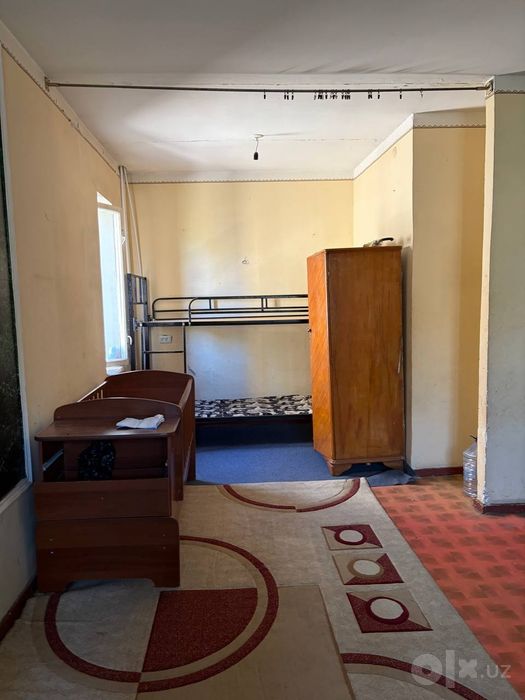 Чирчик ш. Навоий кирпичный кубик дом 1/2/4 +1,5×6 балкон 42 м²