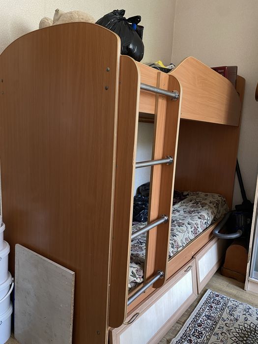 Продам двухъярусную кровать