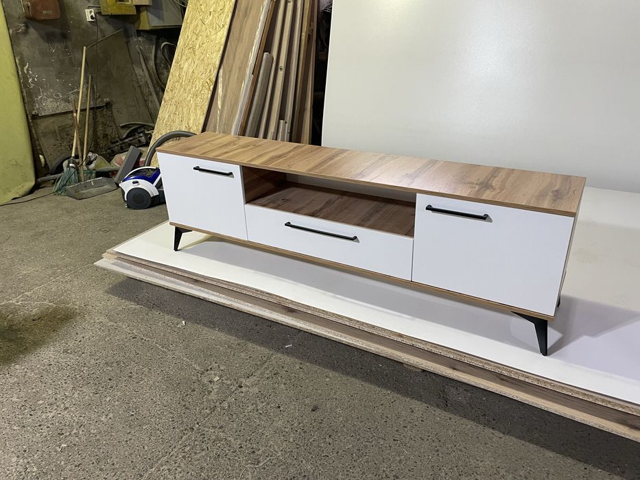 Продам тумбу под ТВ