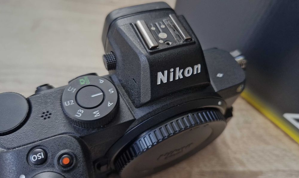 Nikon Z5 (Body) – под 50k кадъра, пълен комплект