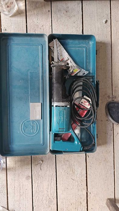 Fierastrau Makita JR3000V cu cablu, viteza variabila