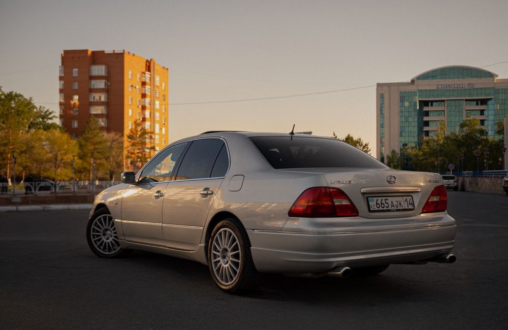 Продам lexus ls 430