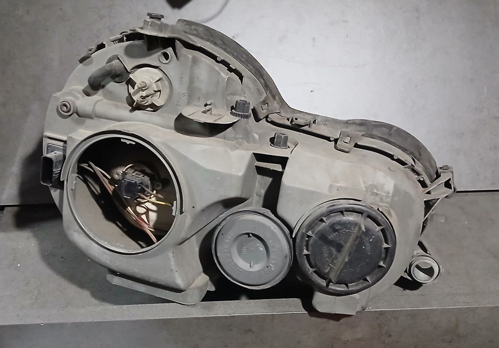 Mercedes E-class w210 facelift - оригинален фар