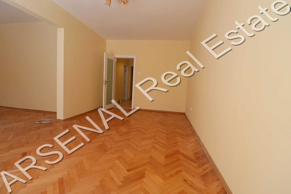 Дава се под наем Офис в София, Център - 100 кв.м за 650 € - Снимка #3