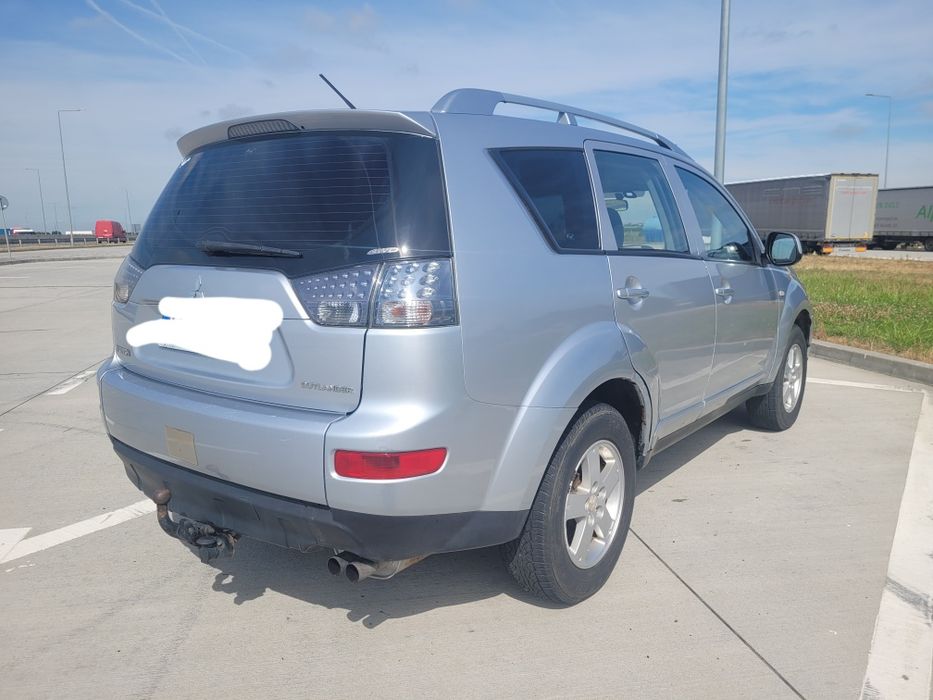 Vând Mitsubishi Outlander ll