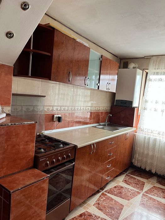 Inchiriez apartament