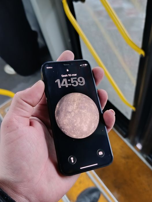 Iphone 12 mini  vakum