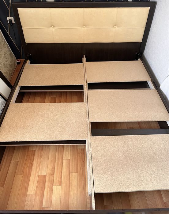 Продаю кровать с матрасом