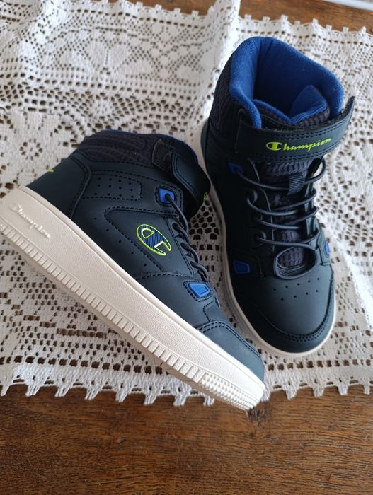 Vand papuci copii champion