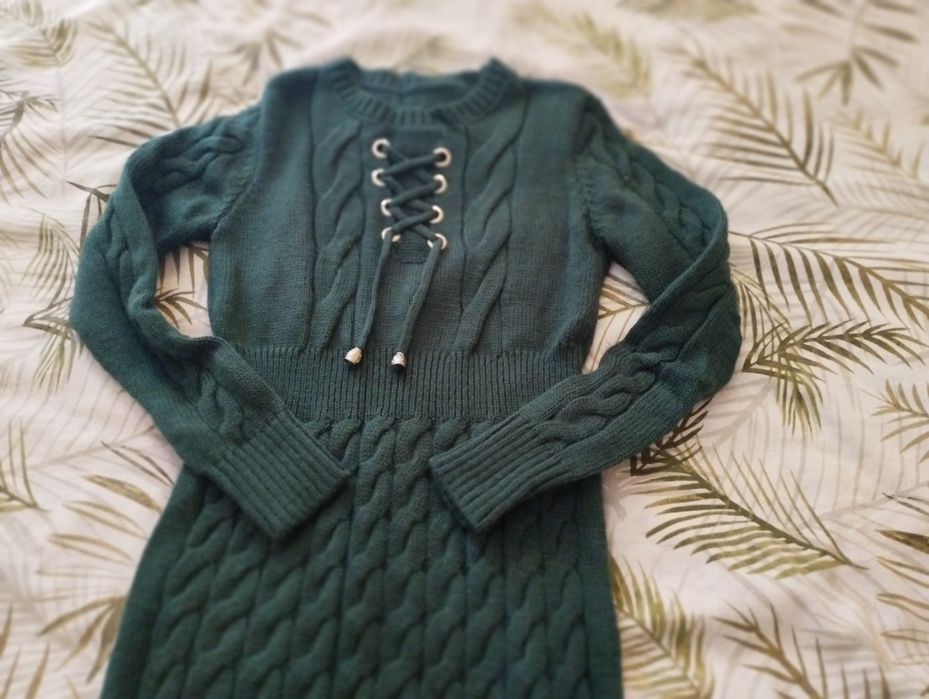 Дълга зимна плетена рокля