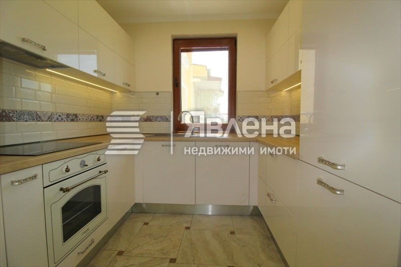 Тристаен апартамент