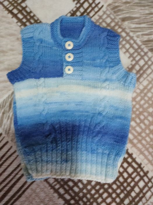 Ръчно плетени детски жилетки