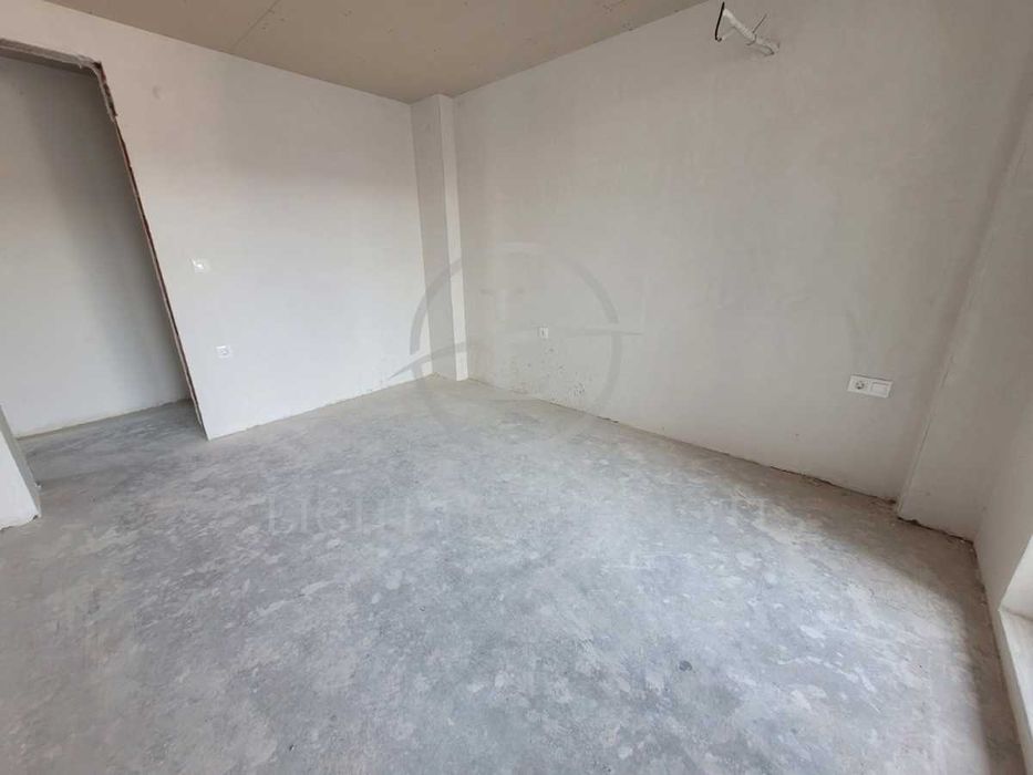 Продава се Тристаен апартамент в Пловдив, Остромила - 124 кв.м за 823 €/кв.м - Снимка #8