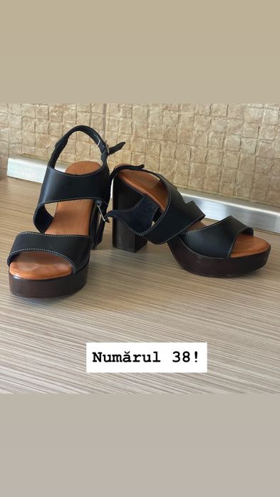 Sandale cu toc purtate doar o data