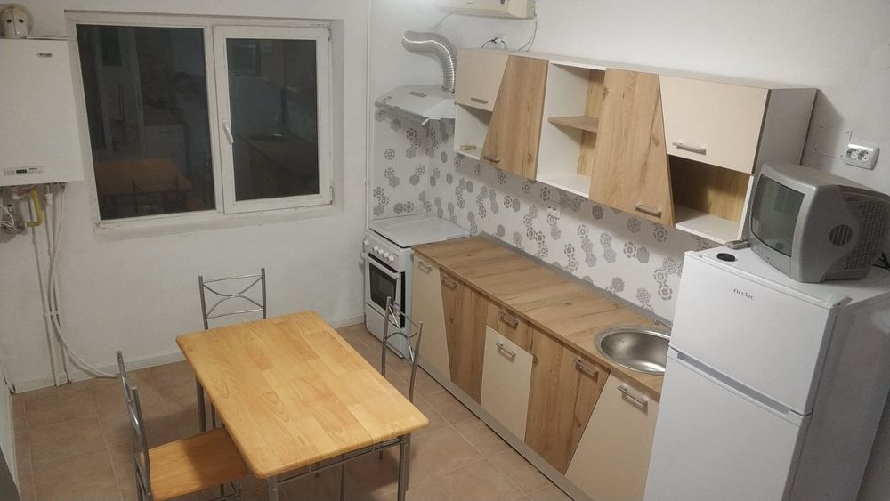 Închiriem Garsoniera in zona Pieței Râmnicu Sărat , Jud Buzău