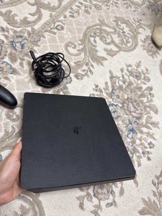 Sony Playstation 4 Slim 1tb черный