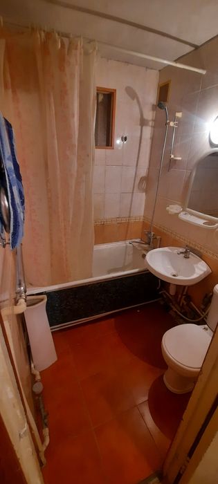 Продаю 2 комн. Абзал, ЦУМ