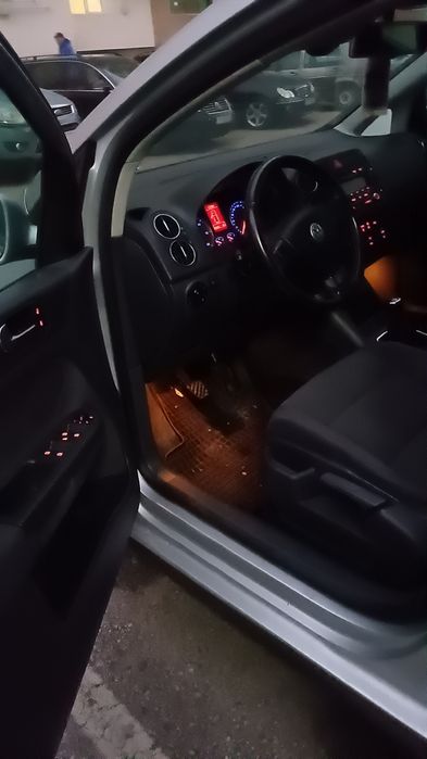 Продавам лека кола фолксваген голф плюс