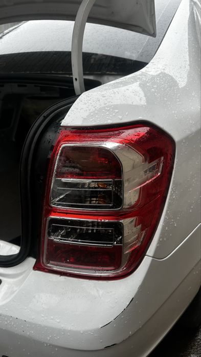 Chevrolet Cobalt двери