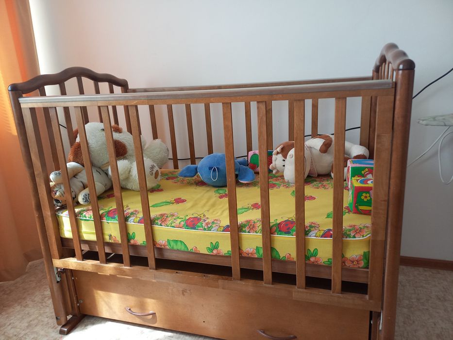 Детская кроватка