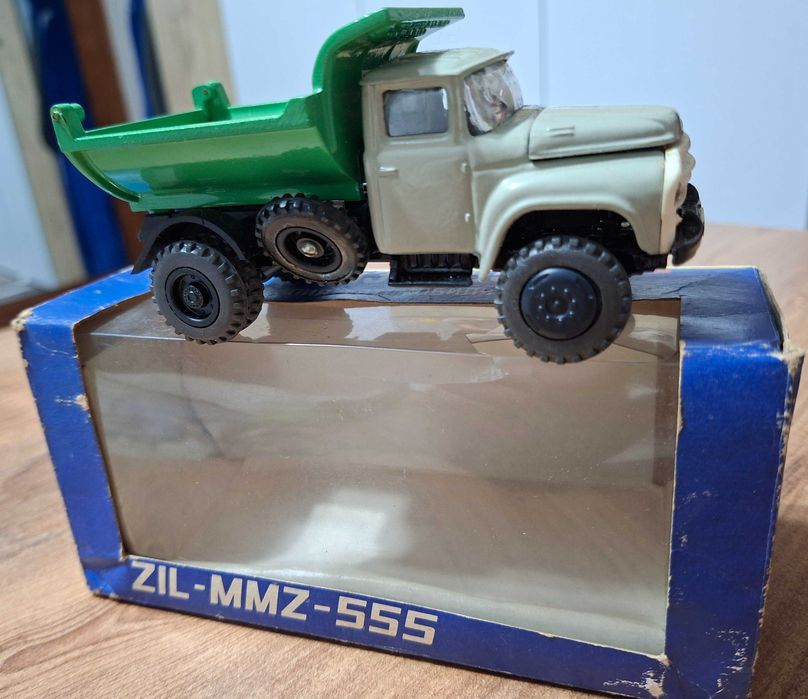 Светски СССР метален модел ЗиЛ в мащаб 1:43