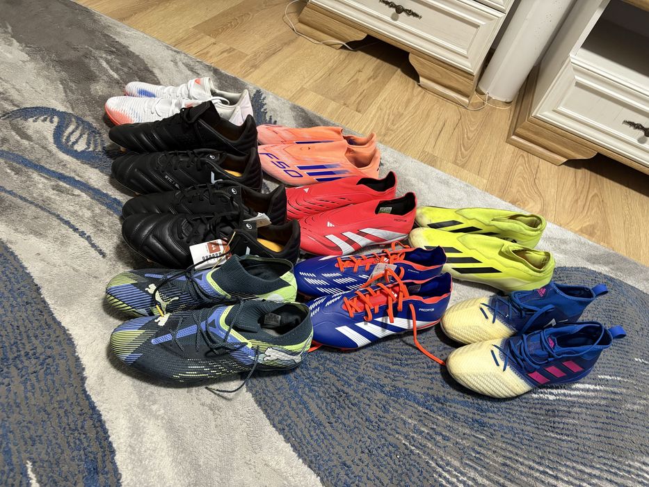 Ghetele de fotbal pentru detali fa las numarul in descriere