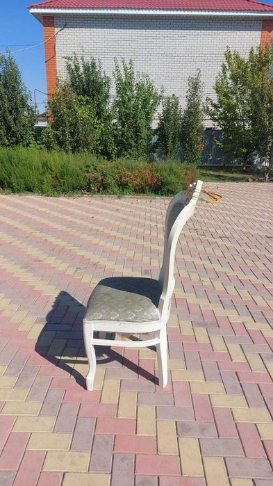 Продам стулья для гостинной