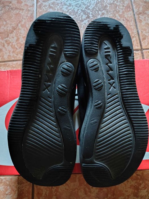 Vând pantofi sport măr. 38