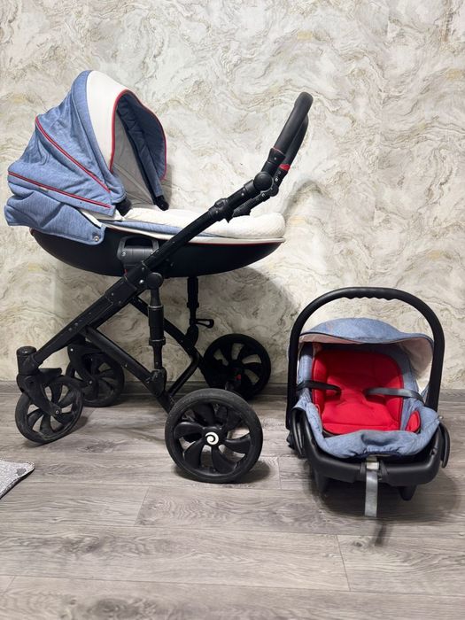 Продаю универсальную каляску (торг есть)