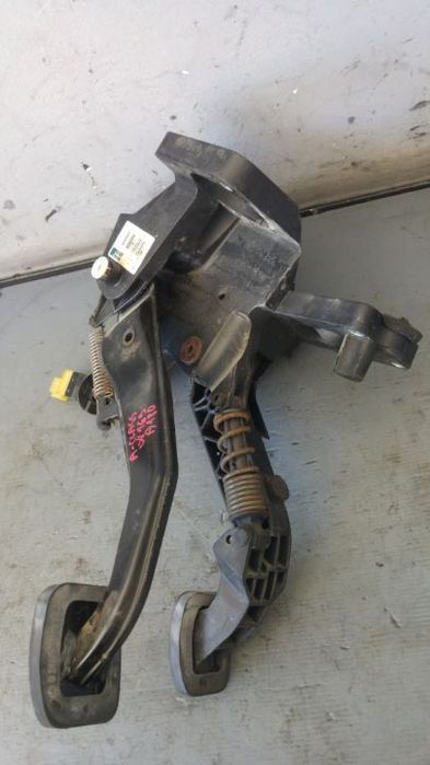 ansamblu pedalier mercedes a-class w169 a1692900901