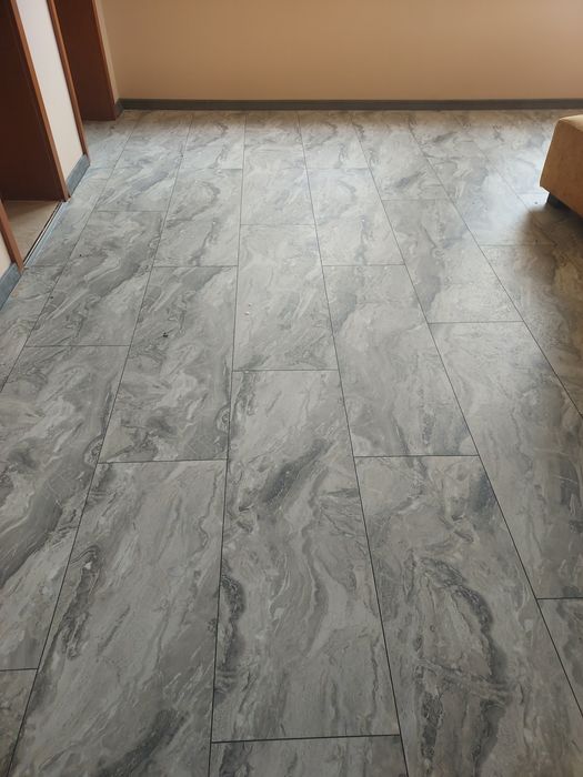 Монтаж на ламинат винил трислоен паркет