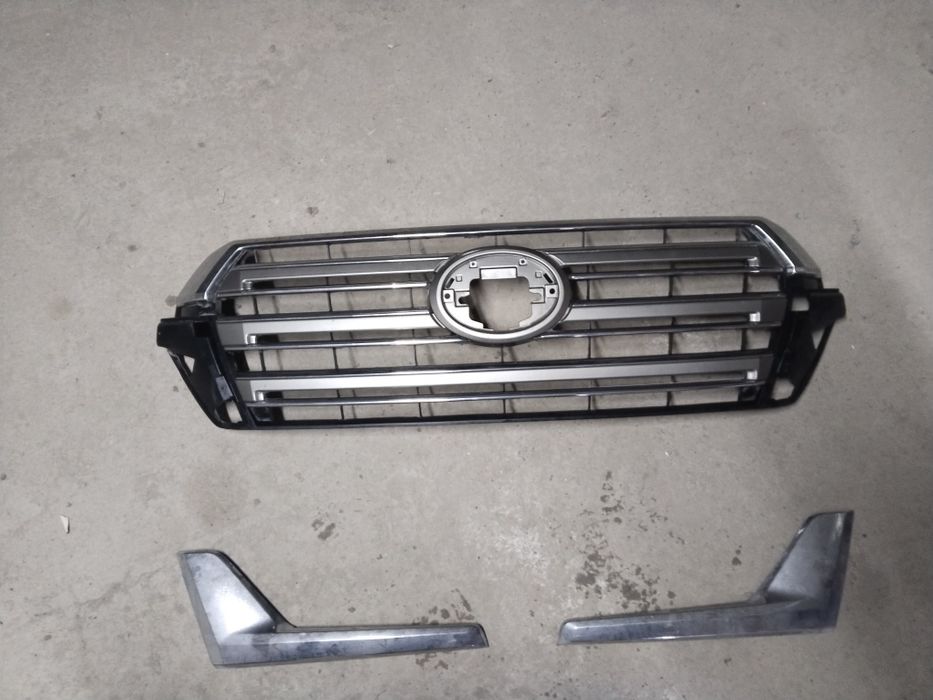 Решетка радиатора Land cruiser
