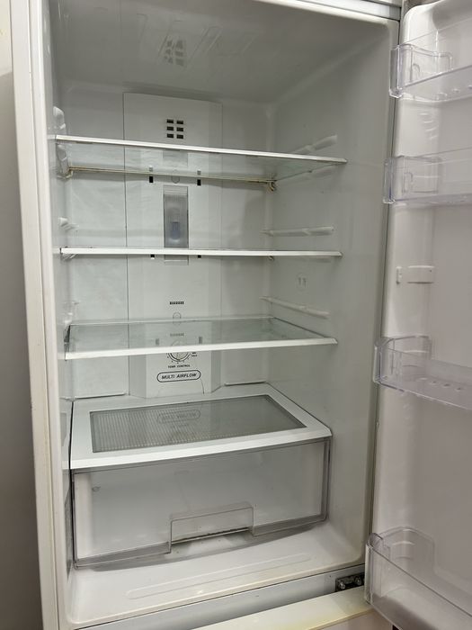 СРОЧНО продам холодильник LG