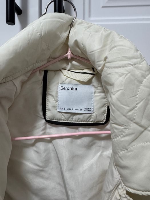 Яке от Бершка размер С