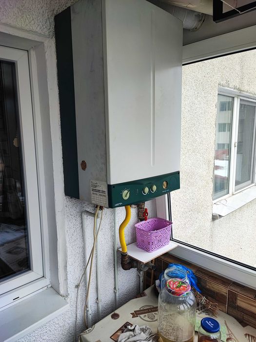 Închiriez apartament 3 camere Apusului, militari