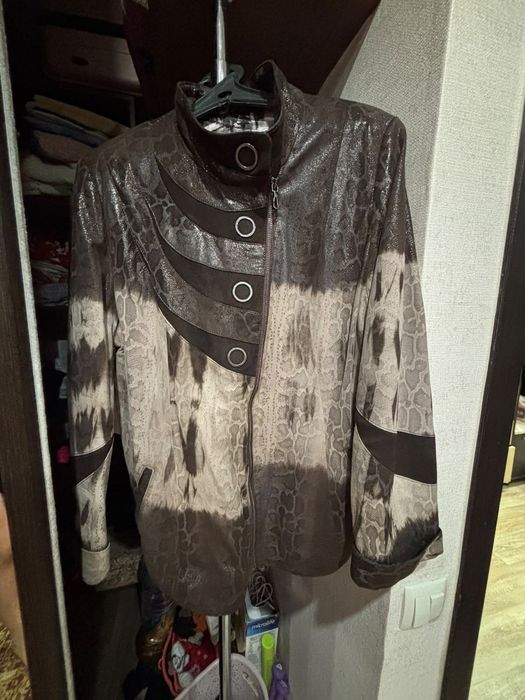 Продам куртку рр XL