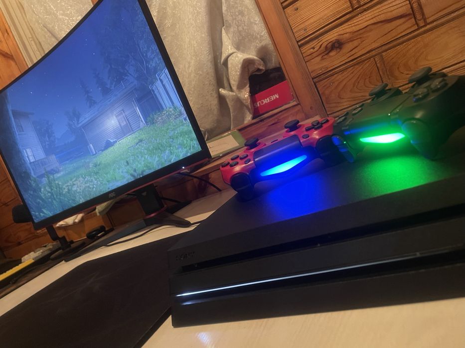 Playstation 4 pro + 2 геймпада