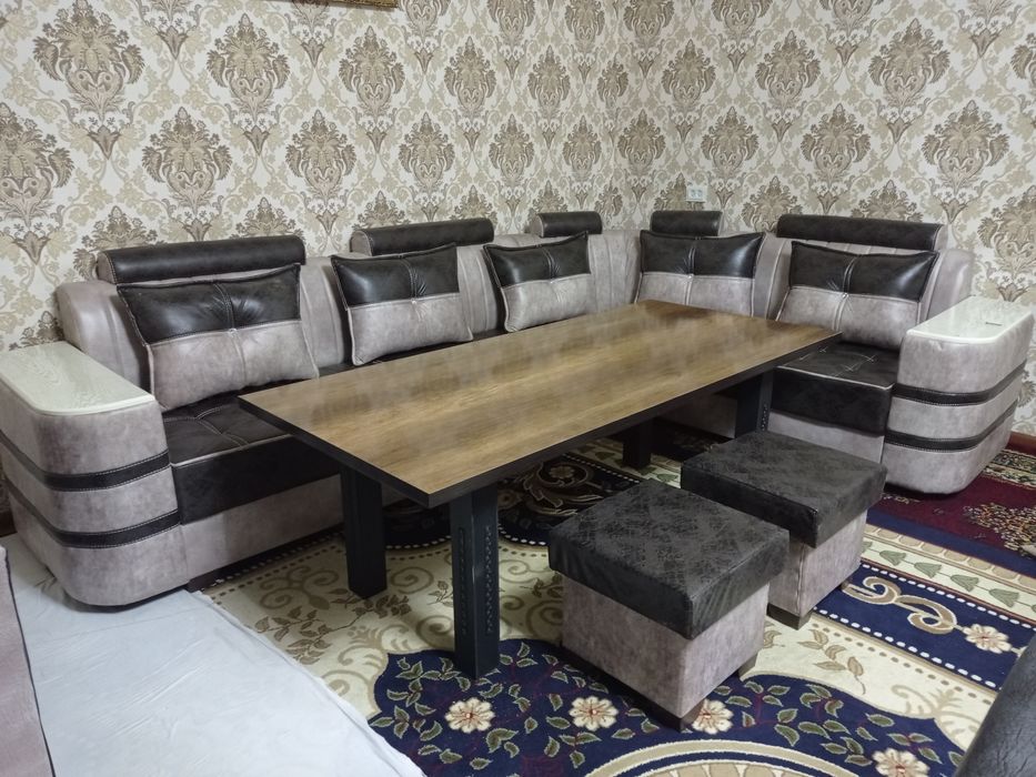 Продаётся мягкий уголок для гостиной. Оптом нархда!