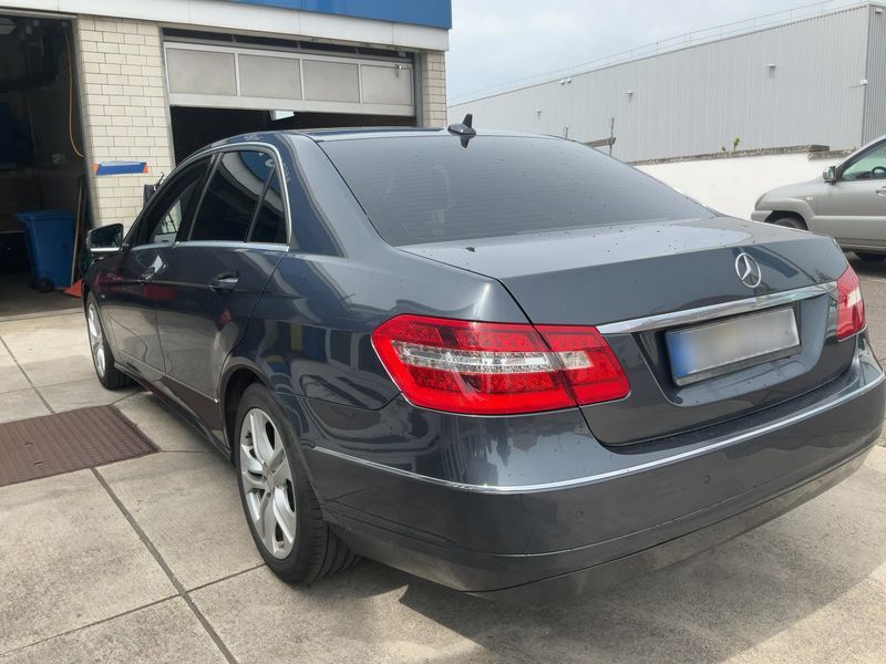 Mercedes-Benz E-Klasse E 220 CDI BlueEfficiency Avantgarde 2011