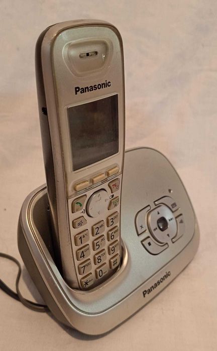 Telefon fix vintage fara fir Panasonic KX-TG6521, cu robot telefonic