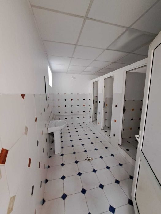 Vand teren + hala in judetul Prahova, localitatea Floresti - 29.970 MP